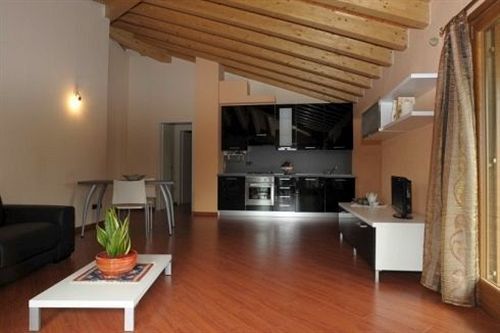 La Marina Resort Aparthotel Pontida